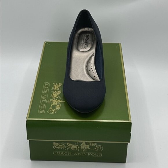 Elegant Navy Blue Pumps Size 6 - Picture 1 of 11